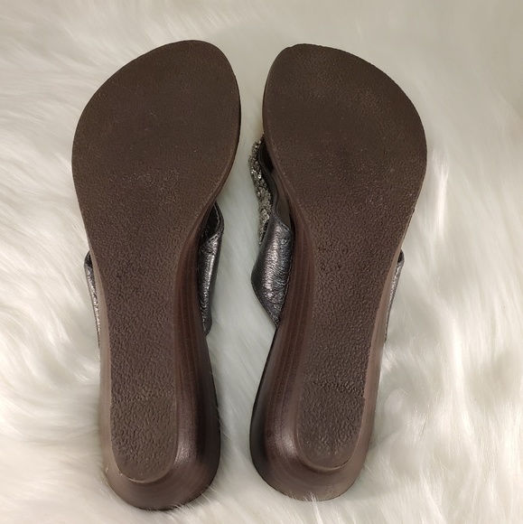 GROOVE PEWTER GRAY EMBELLISHED SANDALS SIZE 7 - Picture 5 of 7